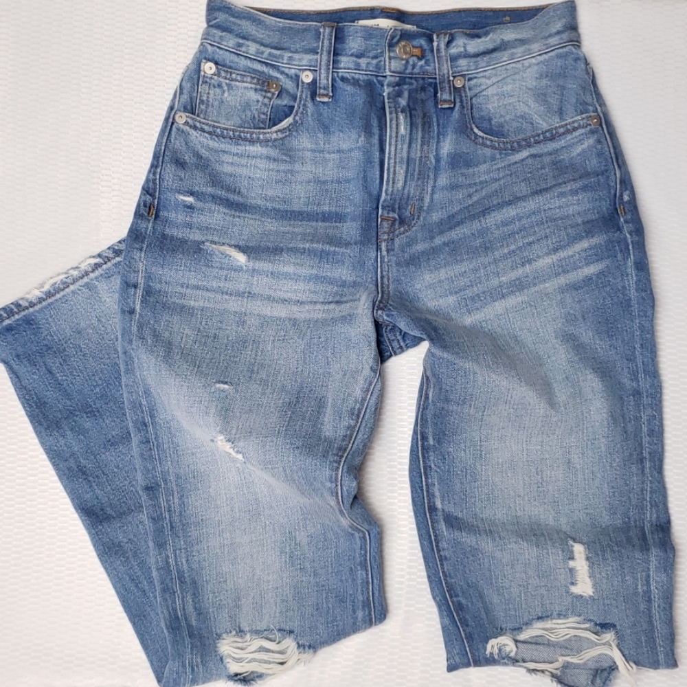 Madewell High rise Destressed light wash Jean sz24